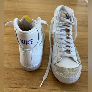 Nike Women’s Blazer Mid ’77 Sneaker